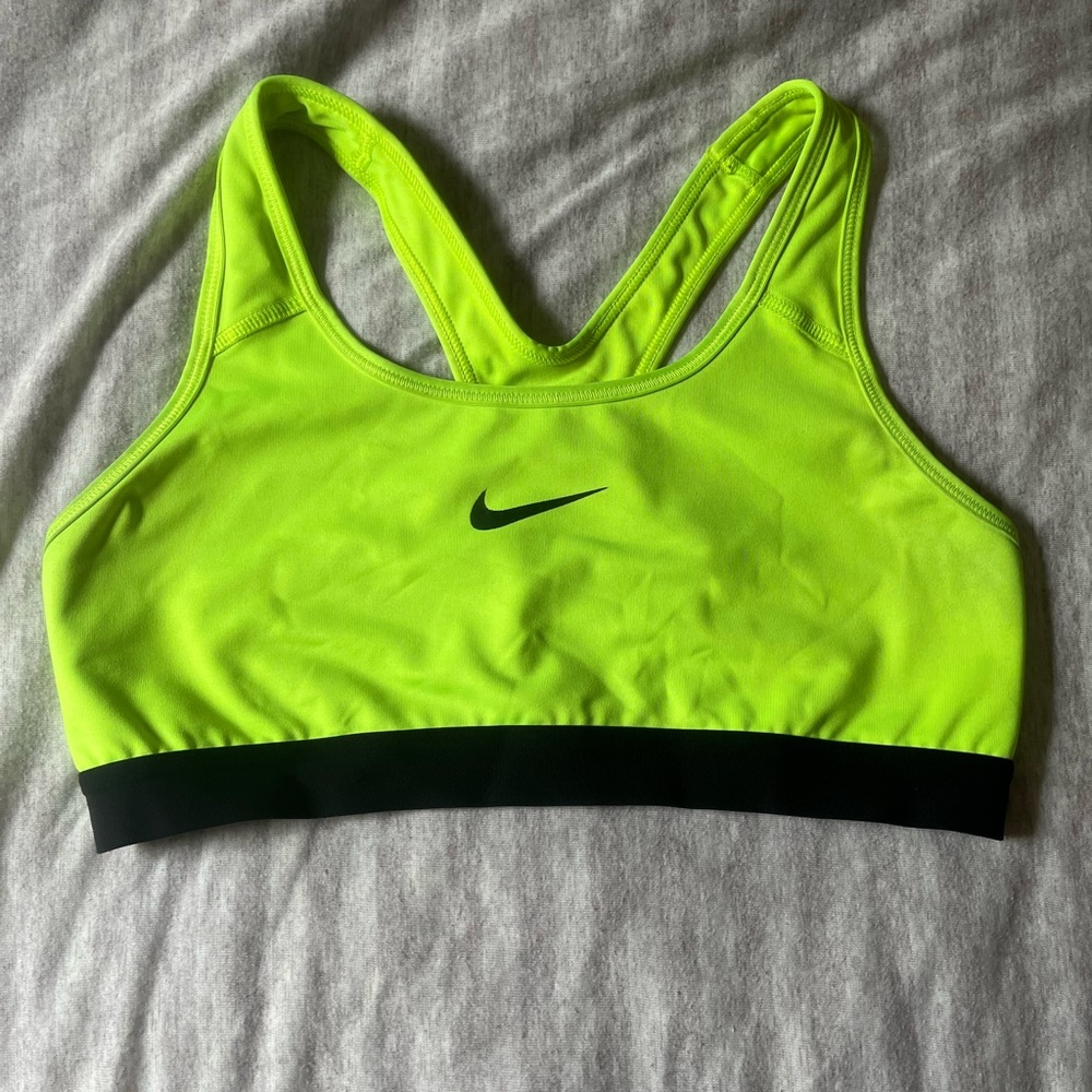 Nike sports bra Medium GUC